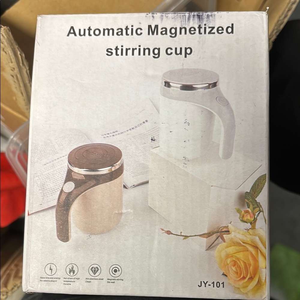 Automatic Magnetized Stirring Cup - White and Brown